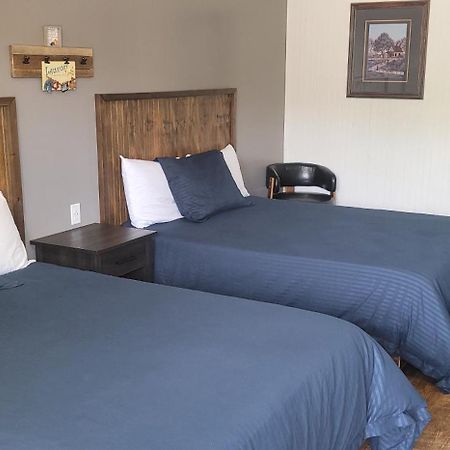 Blue Sky Inn- Complimentary Happy Hour Th-Sun, Veteran Owned, Full Breakfast, Best Green Space, 1 Mile From Blue Ridge, Fire Pit Exterior photo