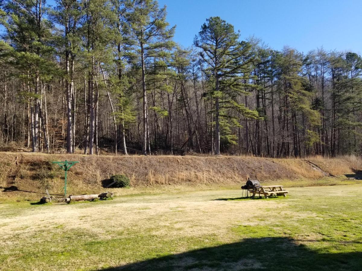 Blue Sky Inn- Complimentary Happy Hour Th-Sun, Veteran Owned, Full Breakfast, Best Green Space, 1 Mile From Blue Ridge, Fire Pit Exterior photo