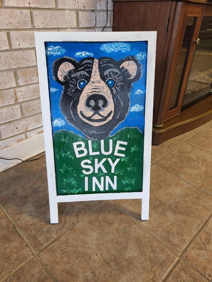 Blue Sky Inn- Complimentary Happy Hour Th-Sun, Veteran Owned, Full Breakfast, Best Green Space, 1 Mile From Blue Ridge, Fire Pit Exterior photo