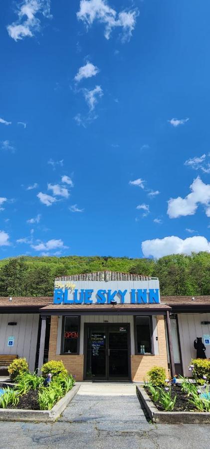 Blue Sky Inn- Complimentary Happy Hour Th-Sun, Veteran Owned, Full Breakfast, Best Green Space, 1 Mile From Blue Ridge, Fire Pit Exterior photo